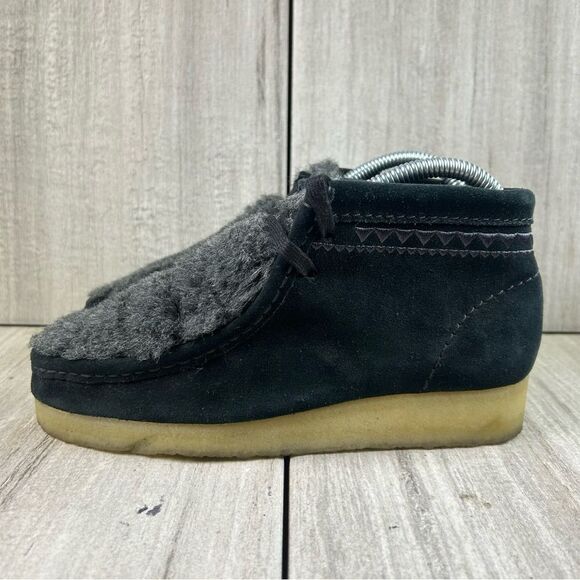 Clarks Wallabee Originals Black Faux Fur Suede Desert Chukka Boot Women’s Size 7 - Picture 1 of 10